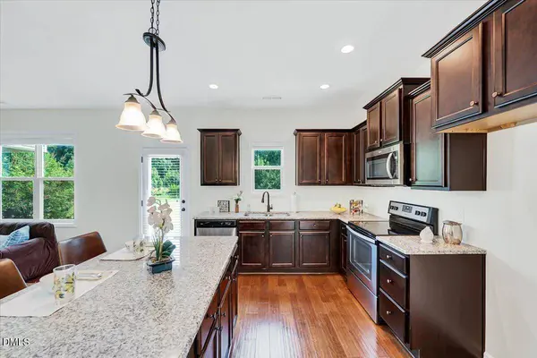 102 Forsyth PKWY, Clayton, NC 27520