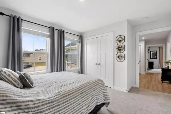 103 Oak Row Drive, Fountain Inn, SC 29644