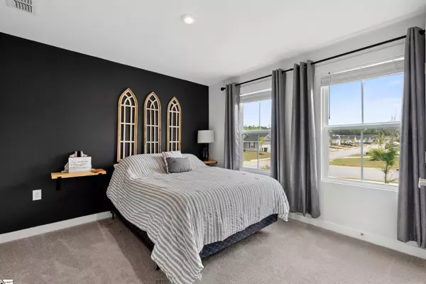 103 Oak Row Drive, Fountain Inn, SC 29644