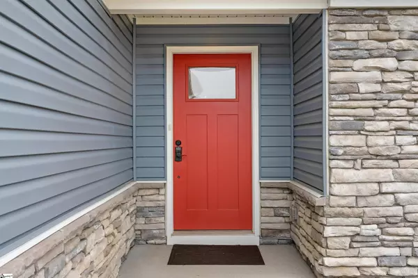 103 Oak Row Drive, Fountain Inn, SC 29644