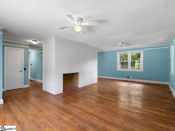 800 E Lee Road, Taylors, SC 29687