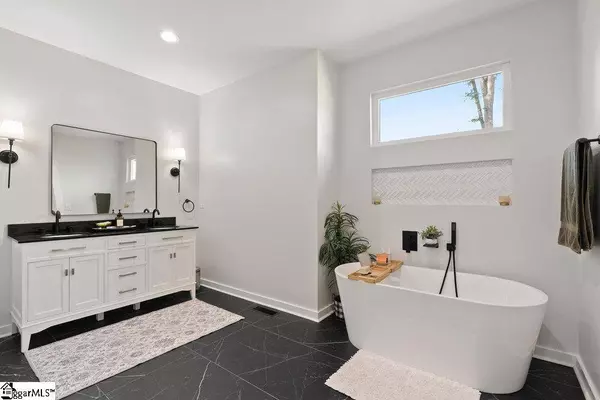 179 Eastbrook Drive, Woodruff, SC 29388