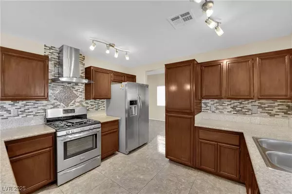 2438 Country Orchard ST, North Las Vegas, NV 89030