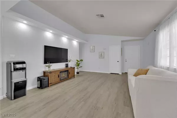 7316 Young Doe AVE, Las Vegas, NV 89130