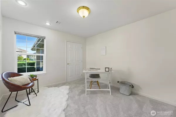 716 SE Songbird, College Place, WA 99324