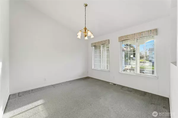 340 SE Highland Park DR, College Place, WA 99324