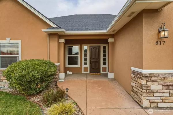 817 NE Bunky LN, College Place, WA 99324