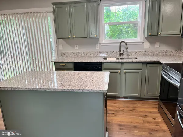 215 DOGWOOD AVE, Colonial Beach, VA 22443