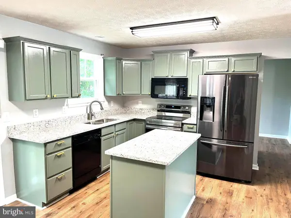 215 DOGWOOD AVE, Colonial Beach, VA 22443