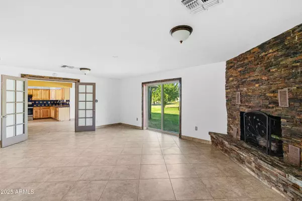 11132 W HIDALGO Avenue, Tolleson, AZ 85353