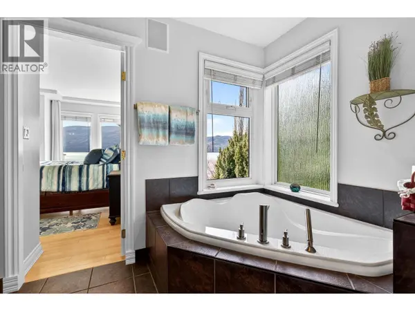 5312 Fulton Place, Peachland, BC V0H1X1
