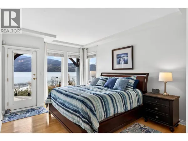 5312 Fulton Place, Peachland, BC V0H1X1