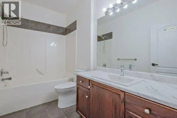 755 Birch Avenue, Kelowna, BC V1Y5H3