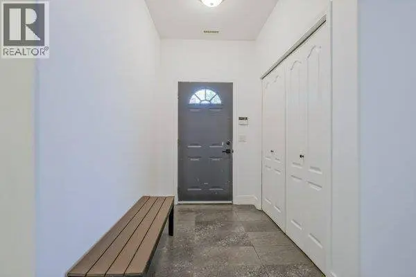 755 Birch Avenue, Kelowna, BC V1Y5H3