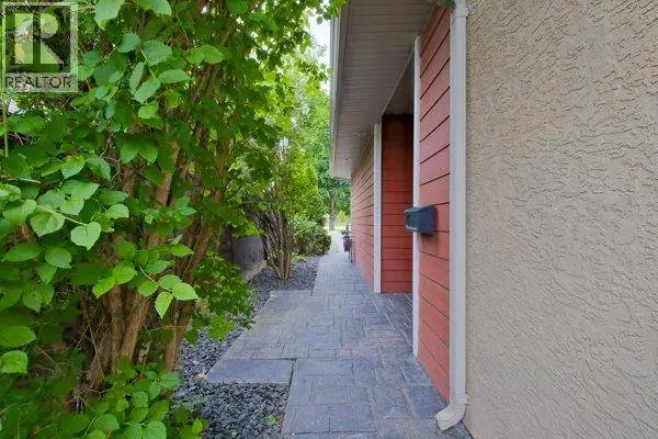 755 Birch Avenue, Kelowna, BC V1Y5H3