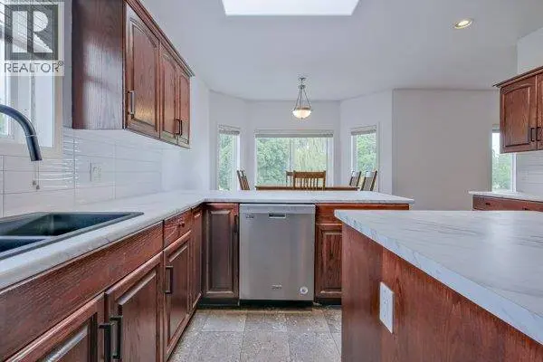 755 Birch Avenue, Kelowna, BC V1Y5H3