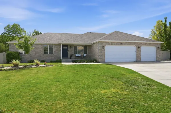 13981 S BARNEYS PEAK CIR, Herriman, UT 84096