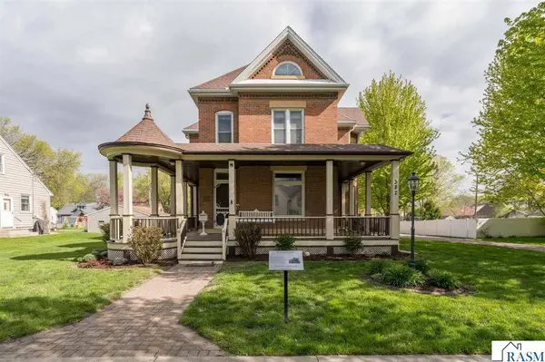 322 Wheeler Avenue, North Mankato, MN 56003