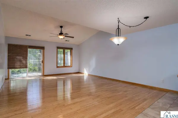 31 Pleasant View Trail, North Mankato, MN 56003