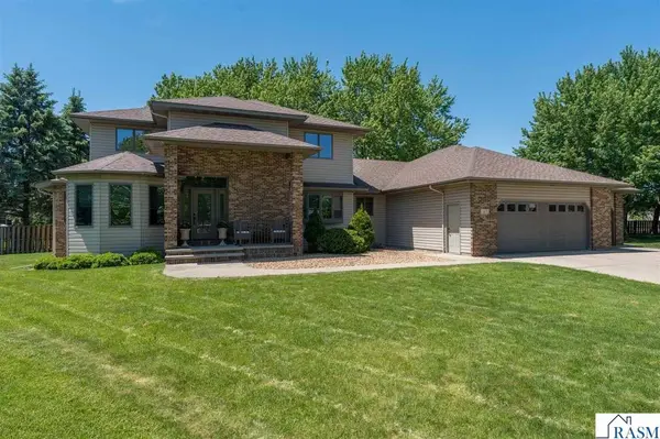 125 Celestine Circle, Mankato, MN 56001
