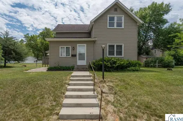 512 E Prince Street, Lake Crystal, MN 56055