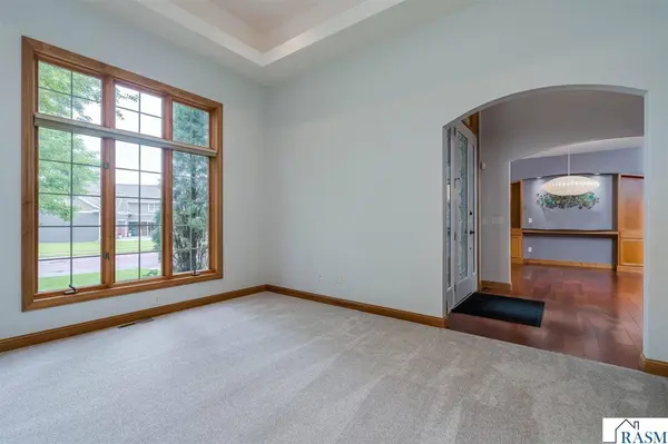 113 Hidden Oaks Circle, Mankato, MN 56001