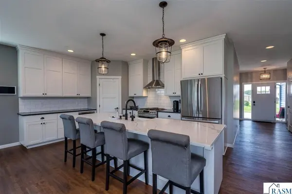 1824 Raymond Drive, North Mankato, MN 56003