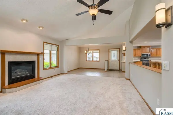204 Parkway Place, Mankato, MN 56001