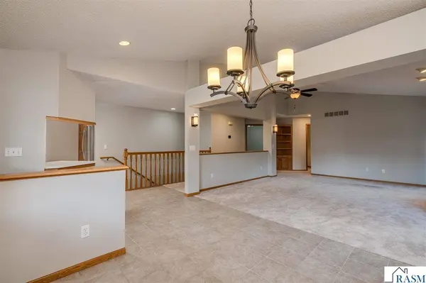 204 Parkway Place, Mankato, MN 56001