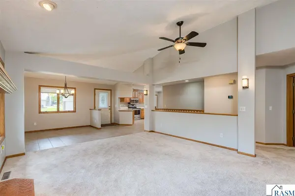 204 Parkway Place, Mankato, MN 56001