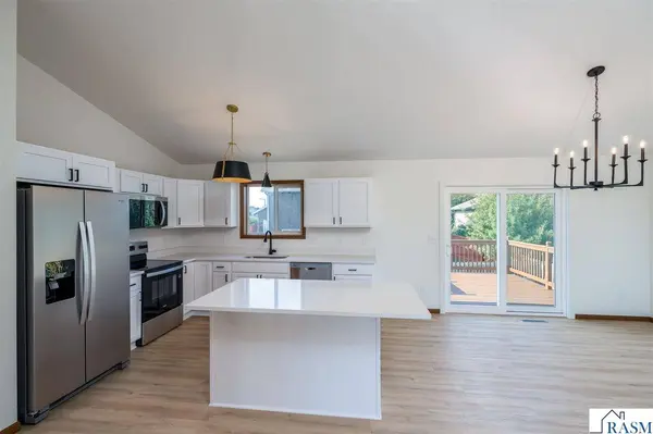 216 Wickfield Drive, Mankato, MN 56001