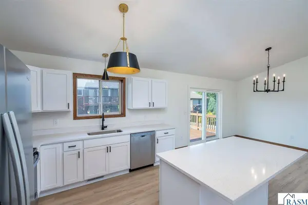 216 Wickfield Drive, Mankato, MN 56001
