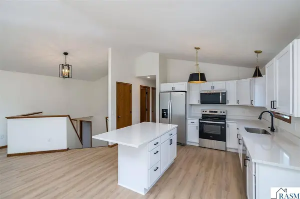 216 Wickfield Drive, Mankato, MN 56001