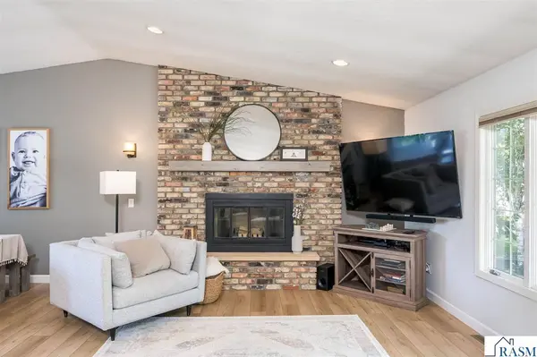 40 North Hill Court, Mankato, MN 56001