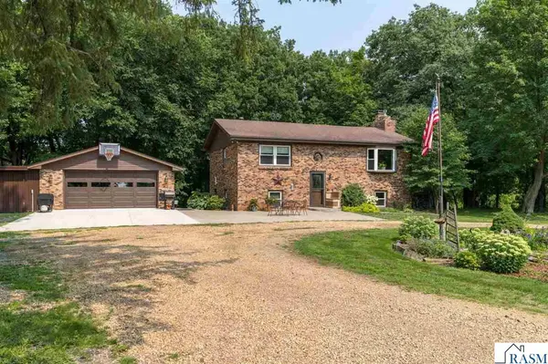 16244 560th Lane, Good Thunder, MN 56037