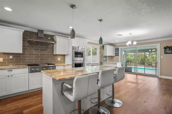 5761 COLONIAL DR, New Port Richey, FL 34653