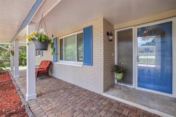 5761 COLONIAL DR, New Port Richey, FL 34653