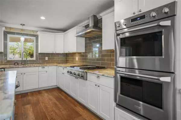 5761 COLONIAL DR, New Port Richey, FL 34653