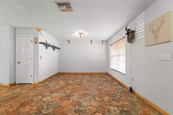 7703 N BRANCH AVE, Tampa, FL 33604