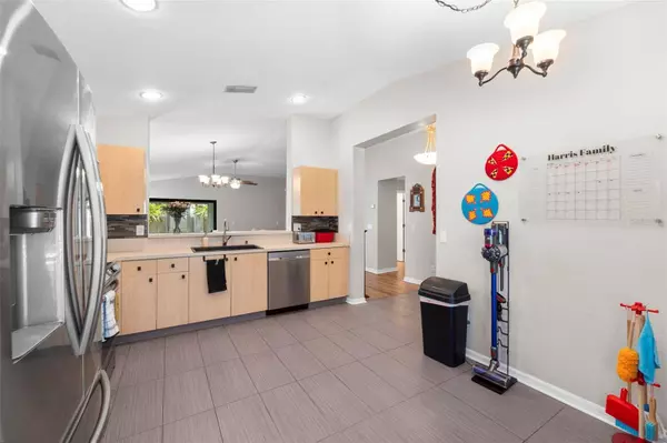 11845 AUTUMN CREEK DR, Riverview, FL 33569