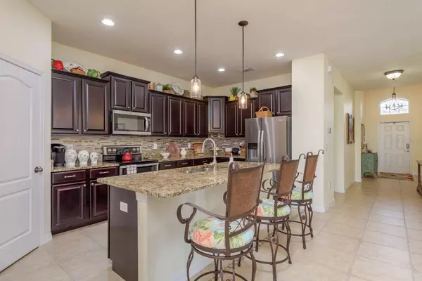 1512 LITTLE HAWK DR, Ruskin, FL 33570