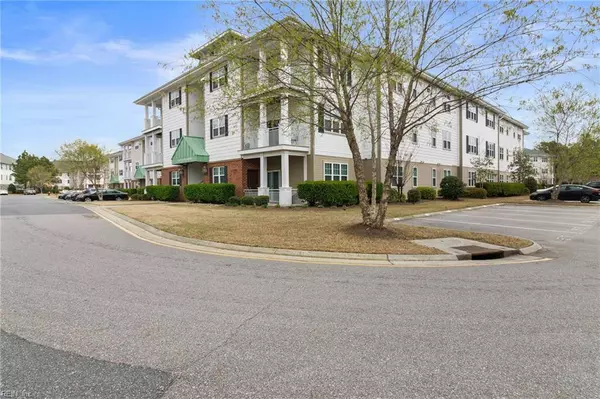 4316 Hillingdon BND #101, Chesapeake, VA 23321