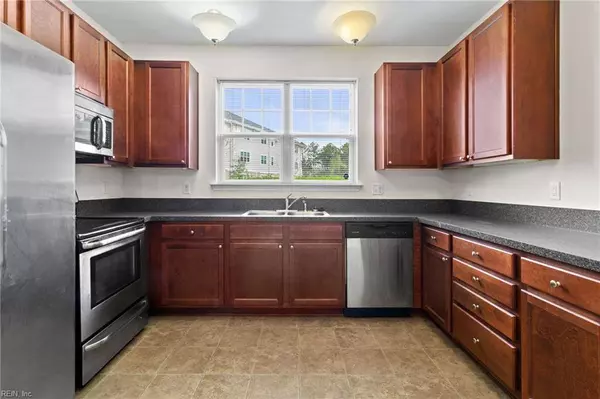 4316 Hillingdon BND #101, Chesapeake, VA 23321