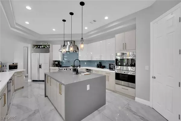 2208 Point Rock LN, Las Vegas, NV 89134