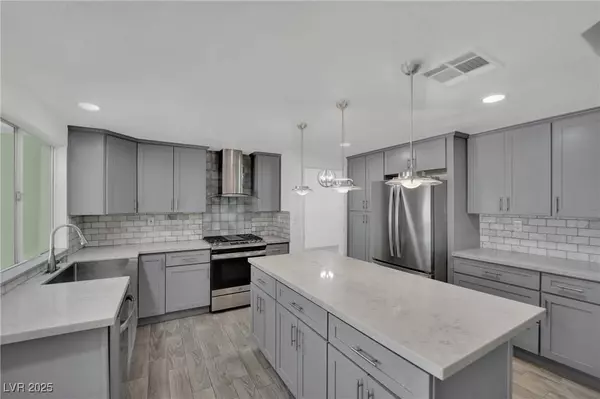 5620 Indian Ridge DR, North Las Vegas, NV 89031