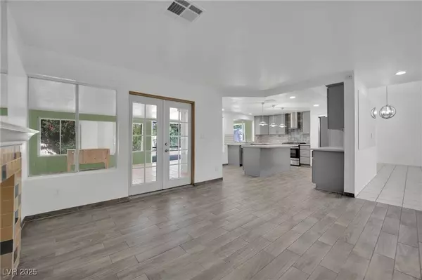 5620 Indian Ridge DR, North Las Vegas, NV 89031