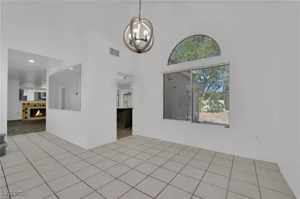 5620 Indian Ridge DR, North Las Vegas, NV 89031