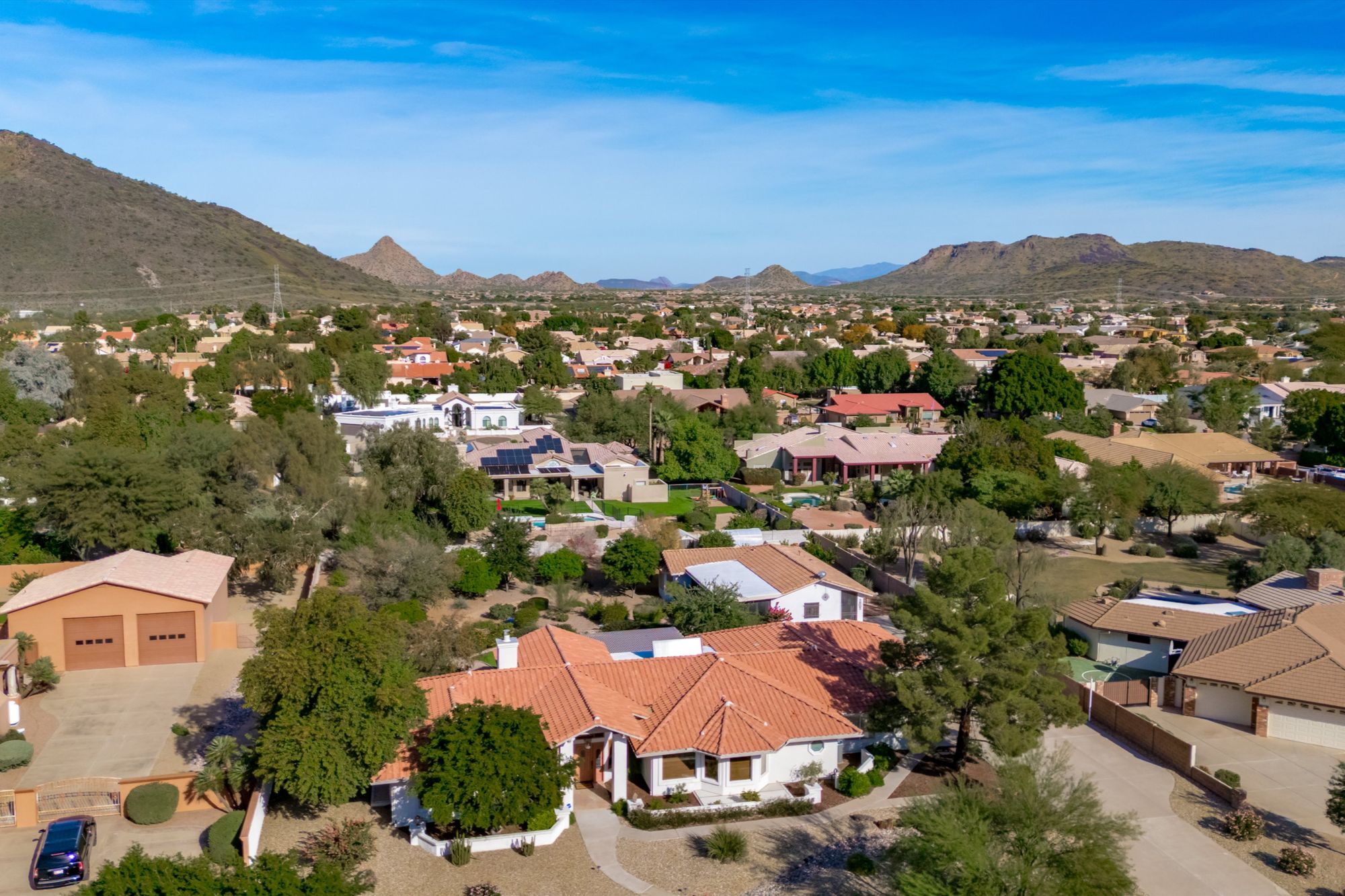 Saddleback Foothills desert setting — elevated terrain, mountain views, and privacy near North Glendale Arizona