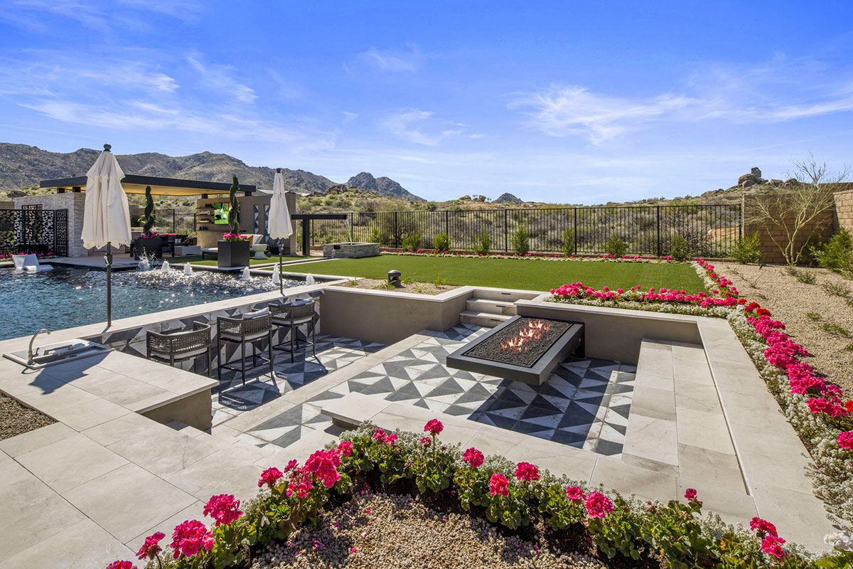 Long Canyon Reserve at Saddleback — 19 gated luxury estate homesites by Camelot Homes in north Peoria Arizona