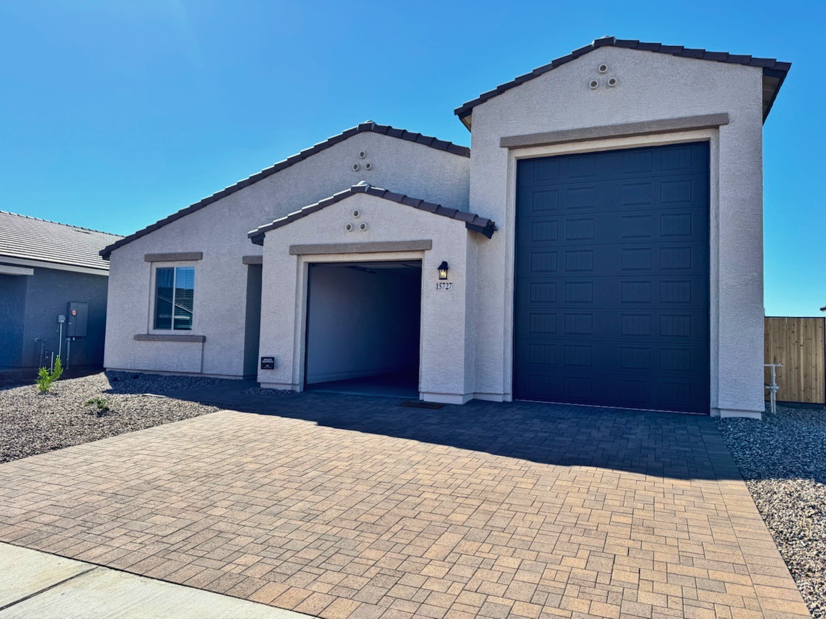 Waddell AZ New Construction Nebraska Relocation RV Garage